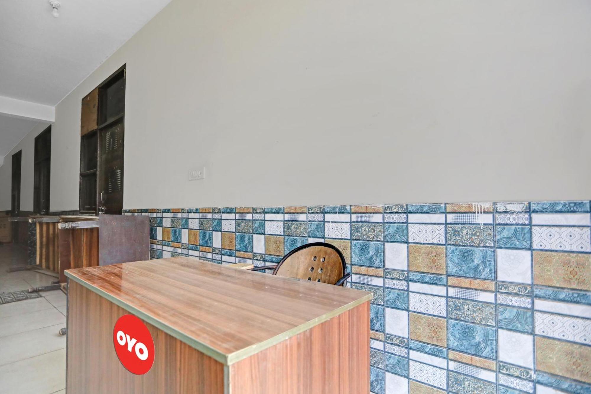 Hotel O Vrinda Residency Noida Extérieur photo